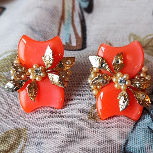 Orange Tangerine Orange Screwback Clip Vintage Coro Lucite Vintage Earrings EUC - Picture 1 of 9